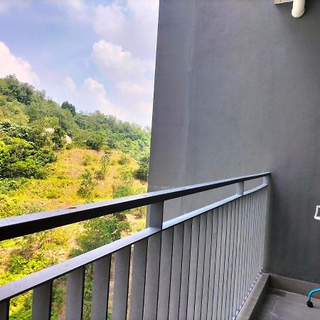 Hani Homestay Wifi Netflix Secure Parking Klia Usim Inti Aeon Mall Nilai Exterior photo